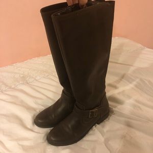 Riding boots